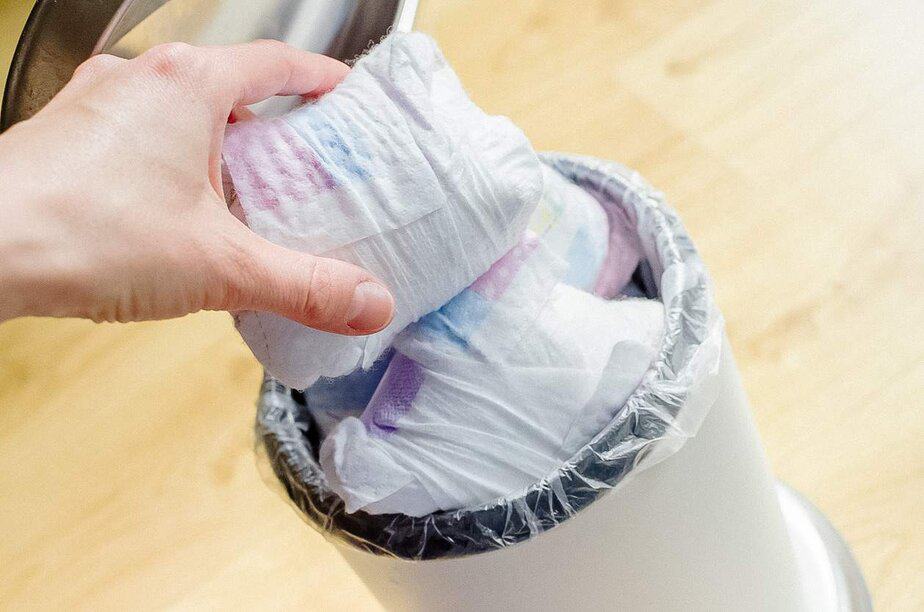 The Best Diaper Pails That Actually Keep Odors In The Best Diaper Pails That Actually Keep Odors In